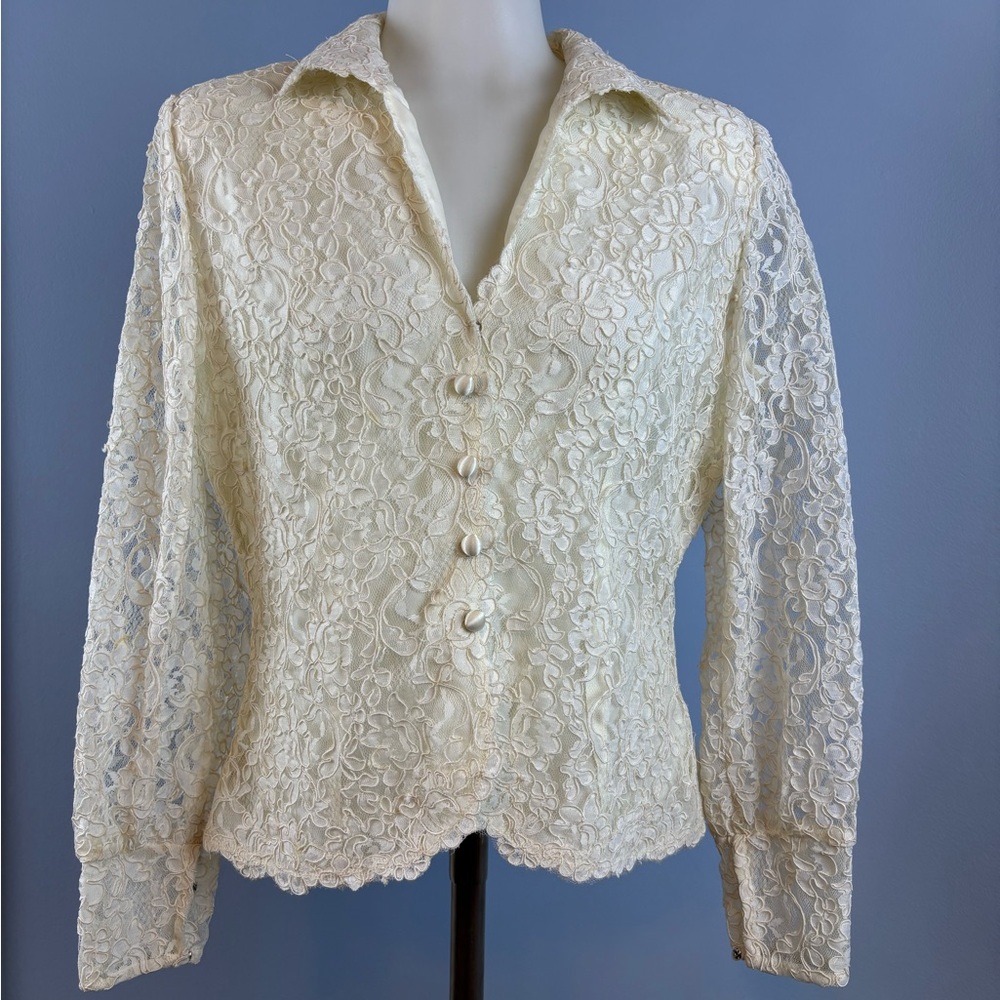 Vintage Farinae Lace Button-Up Blouse in Cream.  Long sleeve Size 10